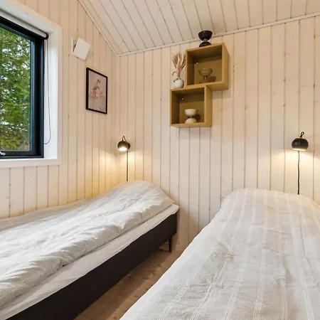 Kristiarn - 1-1km From The Sea By Interhome Feriehus *