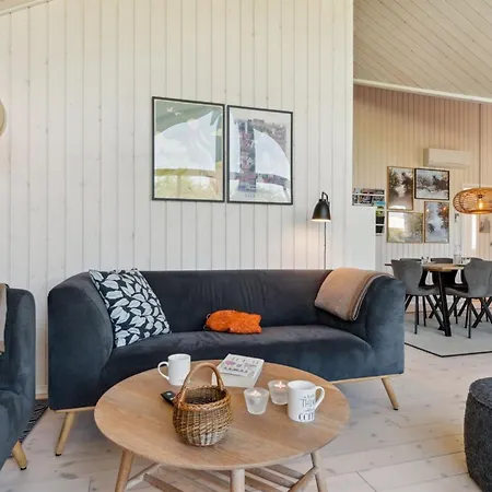 Kristiarn - 1-1km From The Sea By Interhome Feriehus *